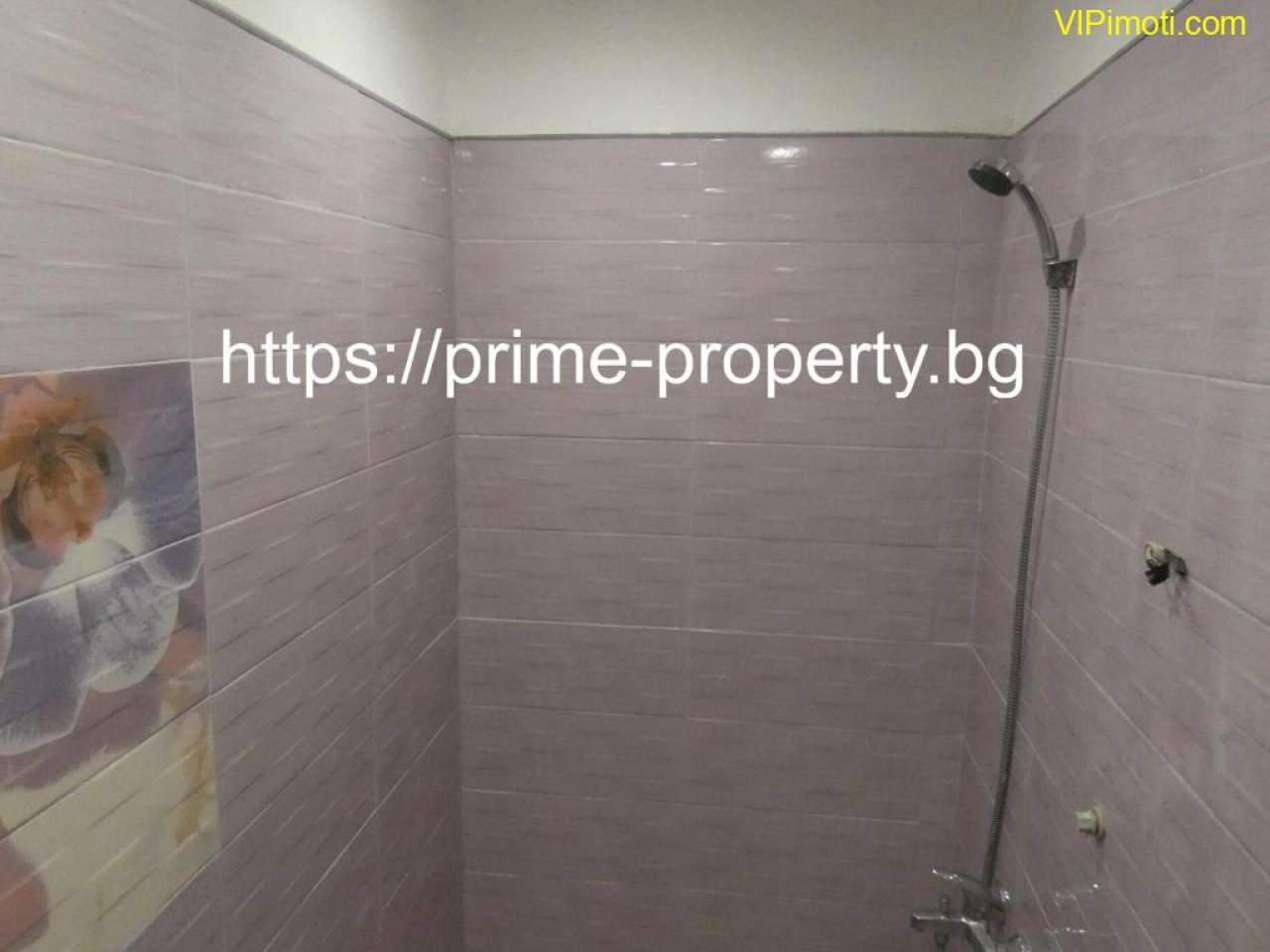 Продава къща, подходяща за две семейства, обзаведена