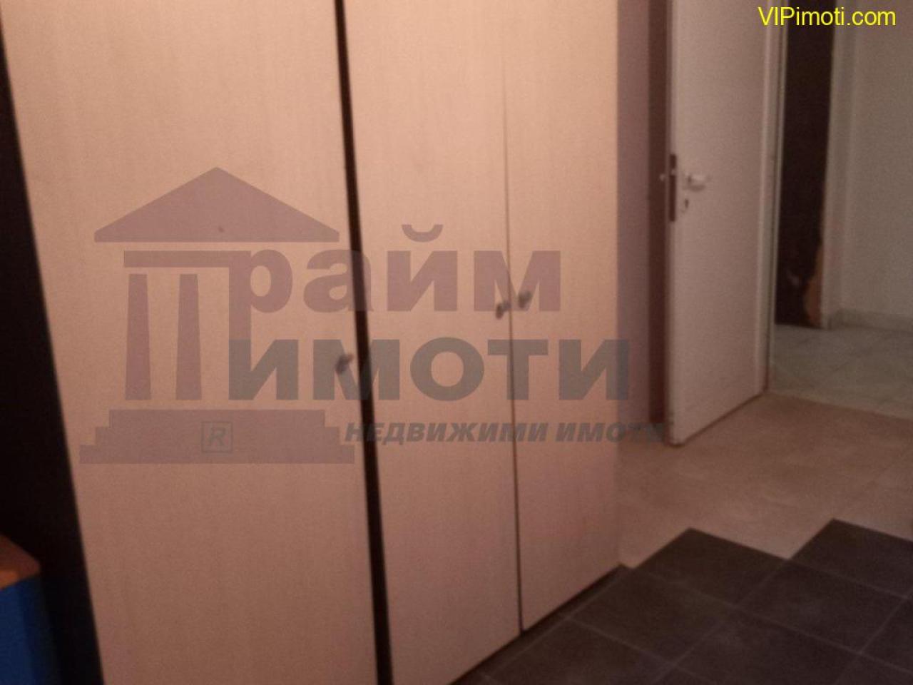 Продава  самостоятелен етаж от къща, София-Владая, с магазин