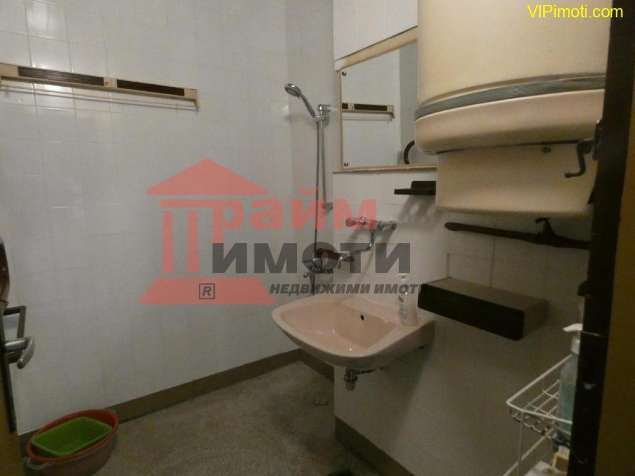 Обзаведен тристаен под наем в Стрелбище на метри от Южен парк