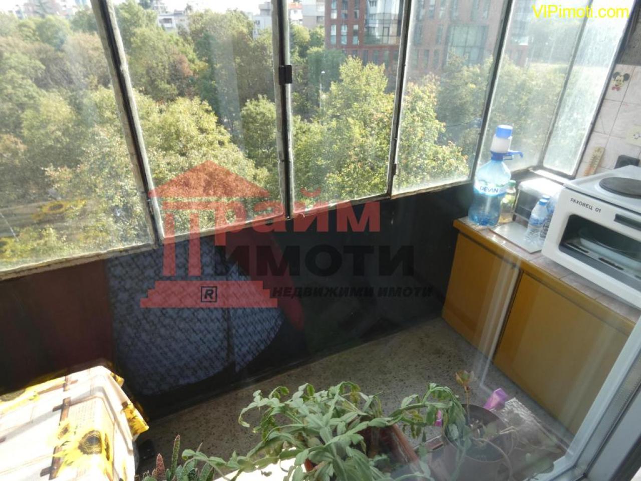 Обзаведен тристаен под наем в Стрелбище на метри от Южен парк