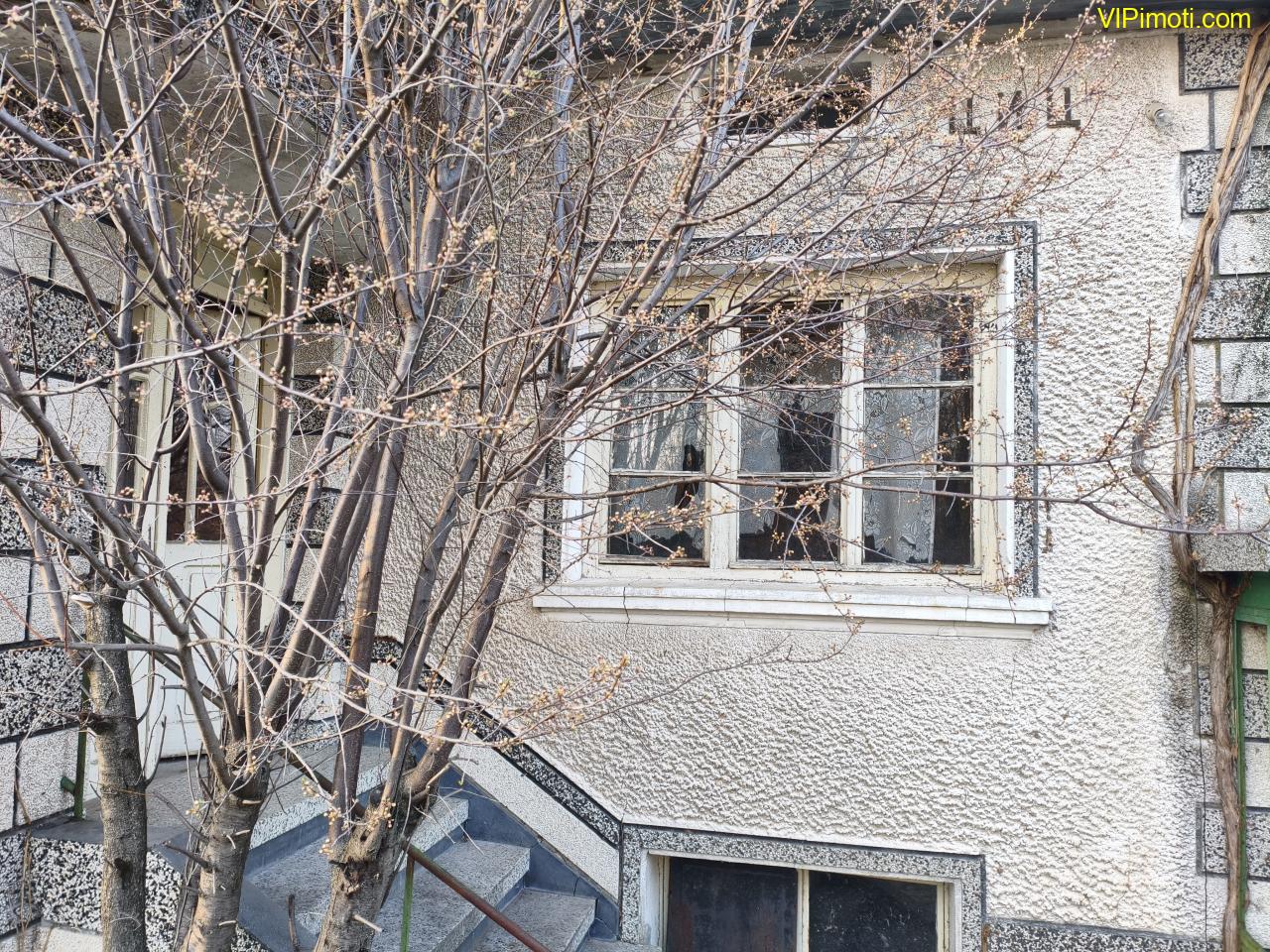 ДВЕ МАСИВНИ ТУХЛЕНИ  КЪЩИ за продажба в село Яздач, на 20 км от гр. СТАРА ЗАГОРА - ИЗГОДНО !