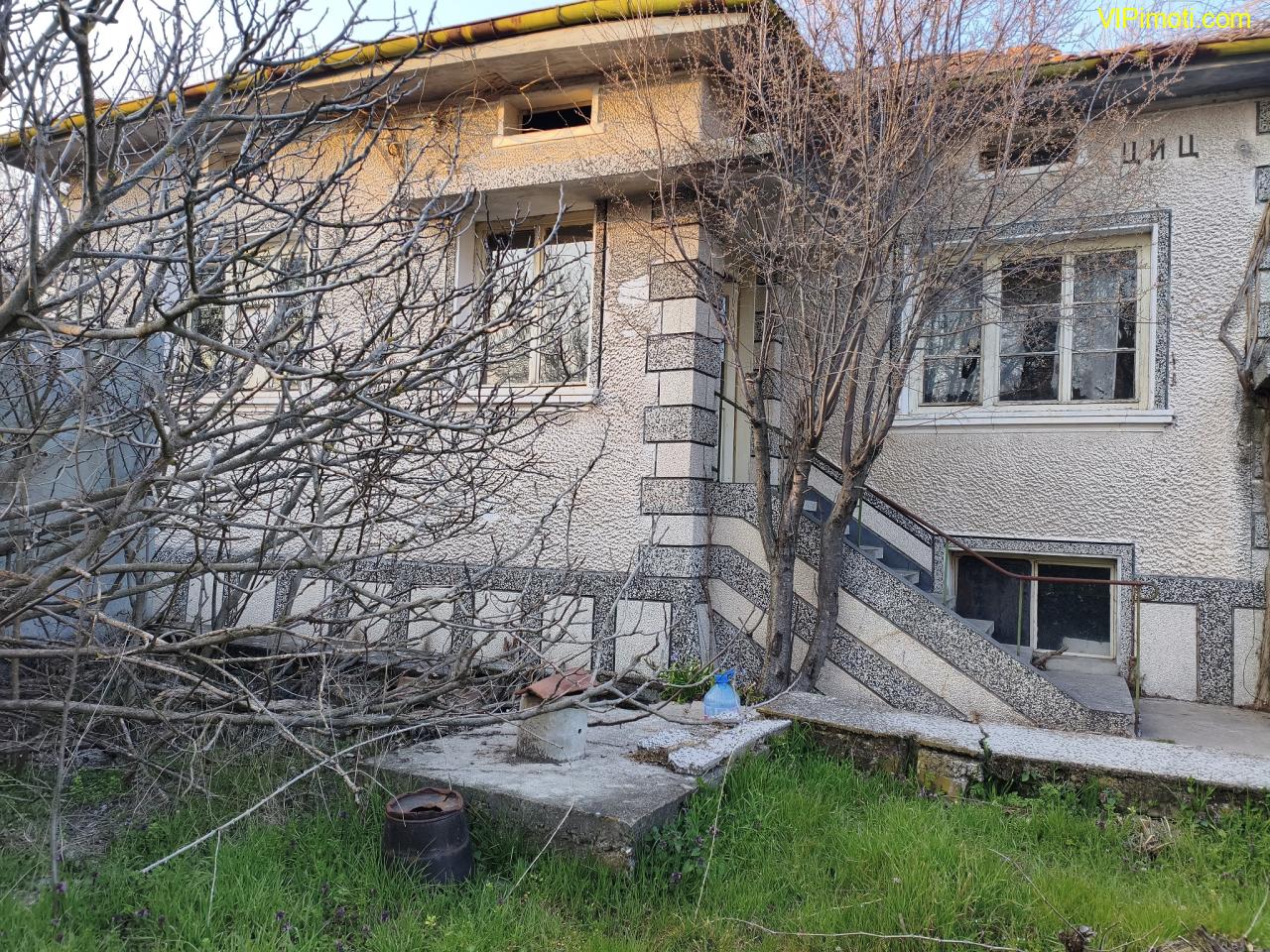 ДВЕ МАСИВНИ ТУХЛЕНИ  КЪЩИ за продажба в село Яздач, на 20 км от гр. СТАРА ЗАГОРА - ИЗГОДНО !