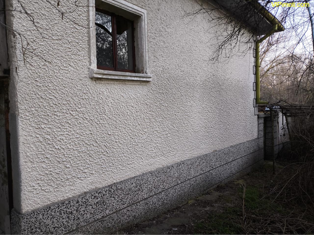 ДВЕ МАСИВНИ ТУХЛЕНИ  КЪЩИ за продажба в село Яздач, на 20 км от гр. СТАРА ЗАГОРА - ИЗГОДНО !