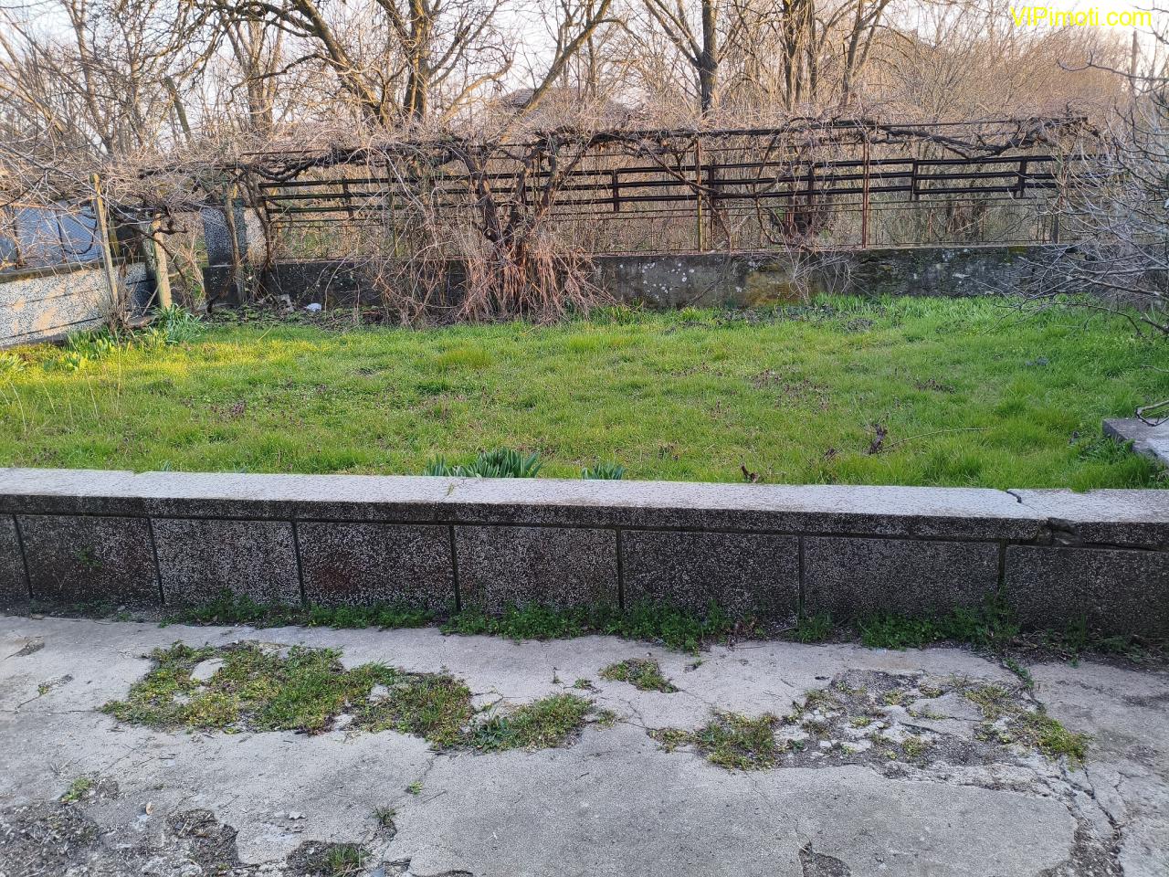 ДВЕ МАСИВНИ ТУХЛЕНИ  КЪЩИ за продажба в село Яздач, на 20 км от гр. СТАРА ЗАГОРА - ИЗГОДНО !