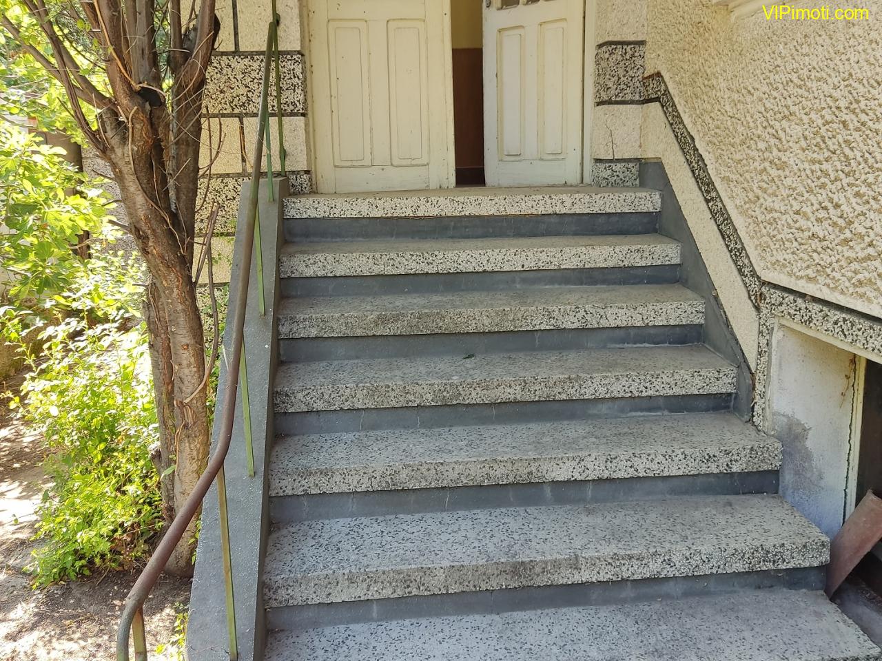 ДВЕ МАСИВНИ ТУХЛЕНИ  КЪЩИ за продажба в село Яздач, на 20 км от гр. СТАРА ЗАГОРА - ИЗГОДНО !