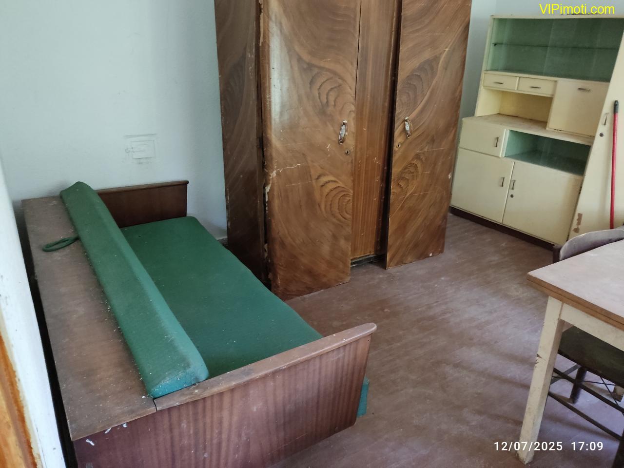 ДВЕ МАСИВНИ ТУХЛЕНИ  КЪЩИ за продажба в село Яздач, на 20 км от гр. СТАРА ЗАГОРА - ИЗГОДНО !