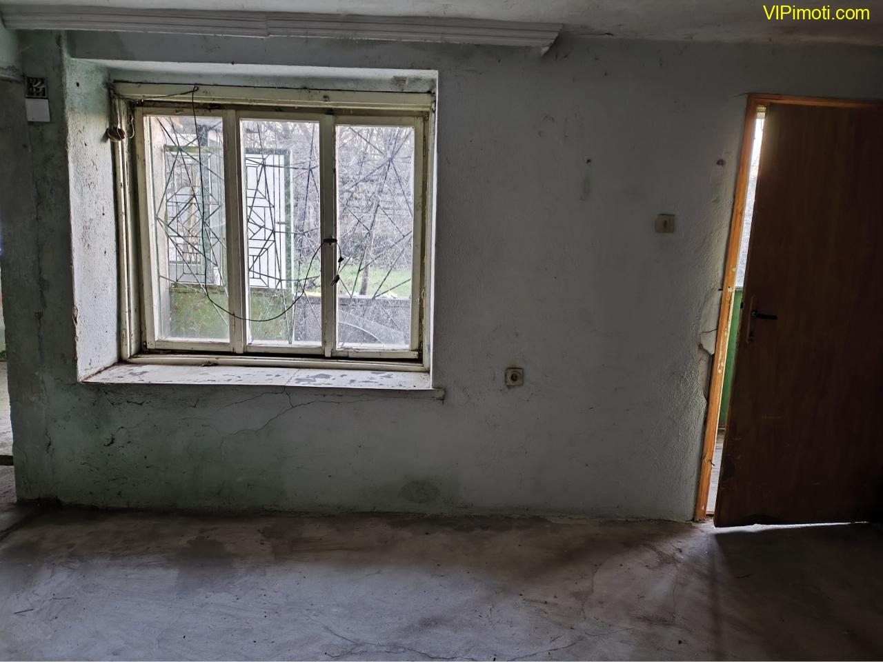 ДВЕ МАСИВНИ ТУХЛЕНИ  КЪЩИ за продажба в село Яздач, на 20 км от гр. СТАРА ЗАГОРА - ИЗГОДНО !