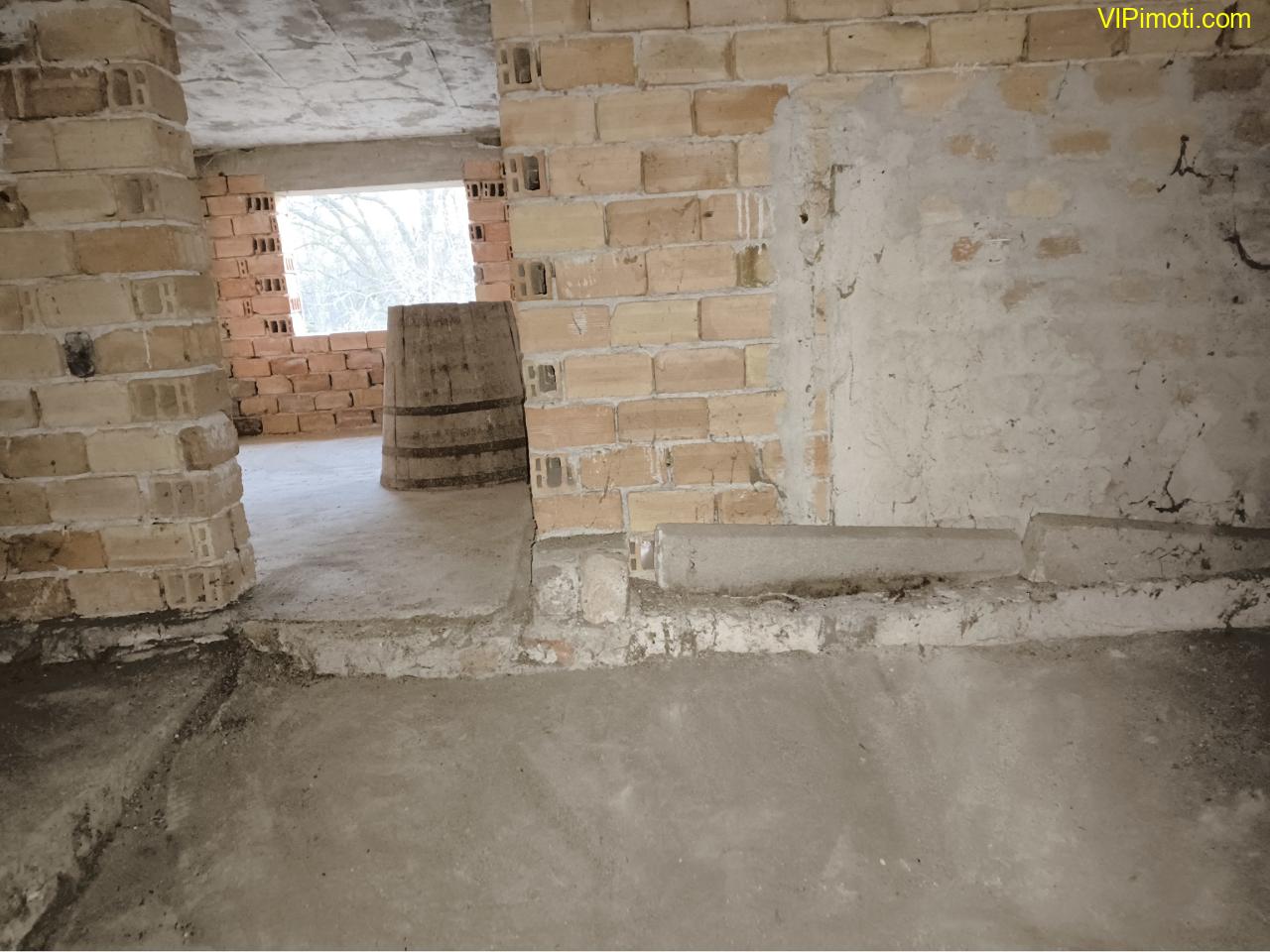 ДВЕ МАСИВНИ ТУХЛЕНИ  КЪЩИ за продажба в село Яздач, на 20 км от гр. СТАРА ЗАГОРА - ИЗГОДНО !