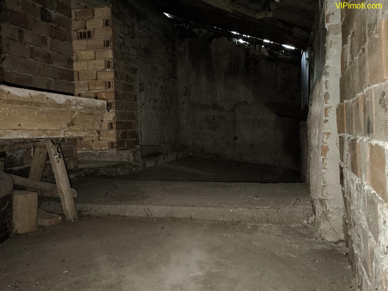 ДВЕ МАСИВНИ ТУХЛЕНИ  КЪЩИ за продажба в село Яздач, на 20 км от гр. СТАРА ЗАГОРА - ИЗГОДНО !