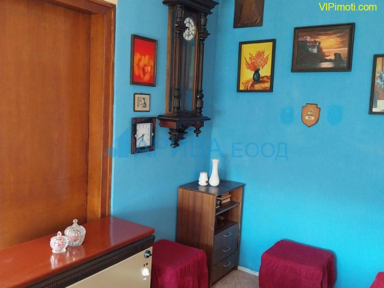 Тристаен апартамент в център Хасково