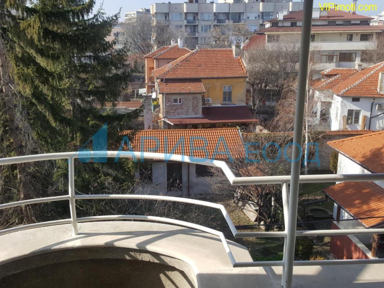 Тухлен апартамент /мезонет/ в Център Хасково