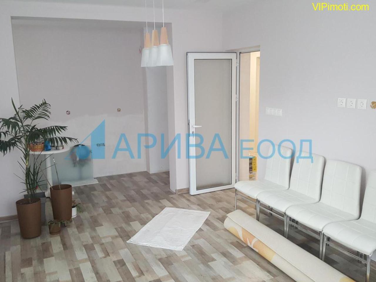 Самостоятелна къща след ремонт в Хасково