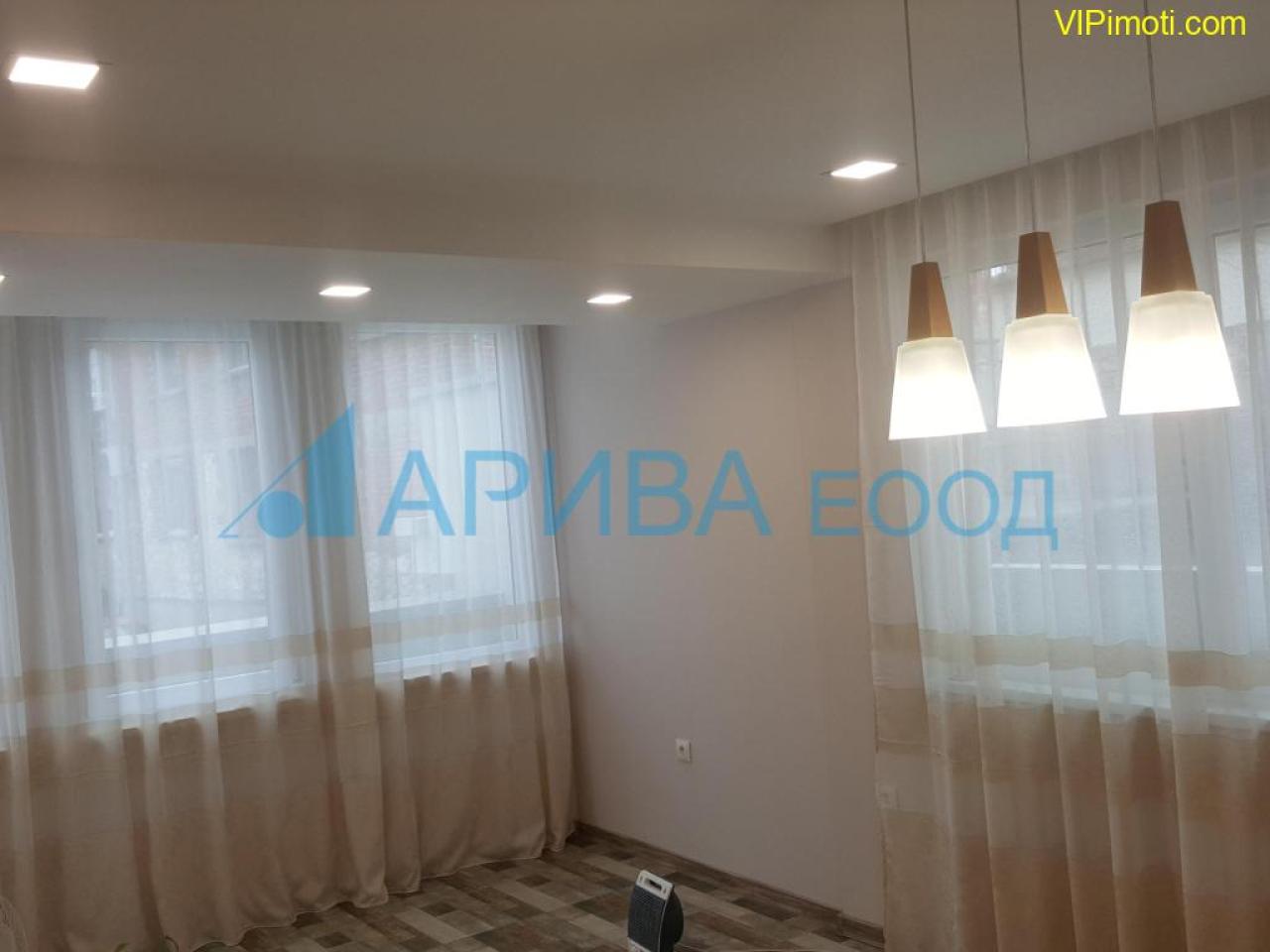 Самостоятелна къща след ремонт в Хасково