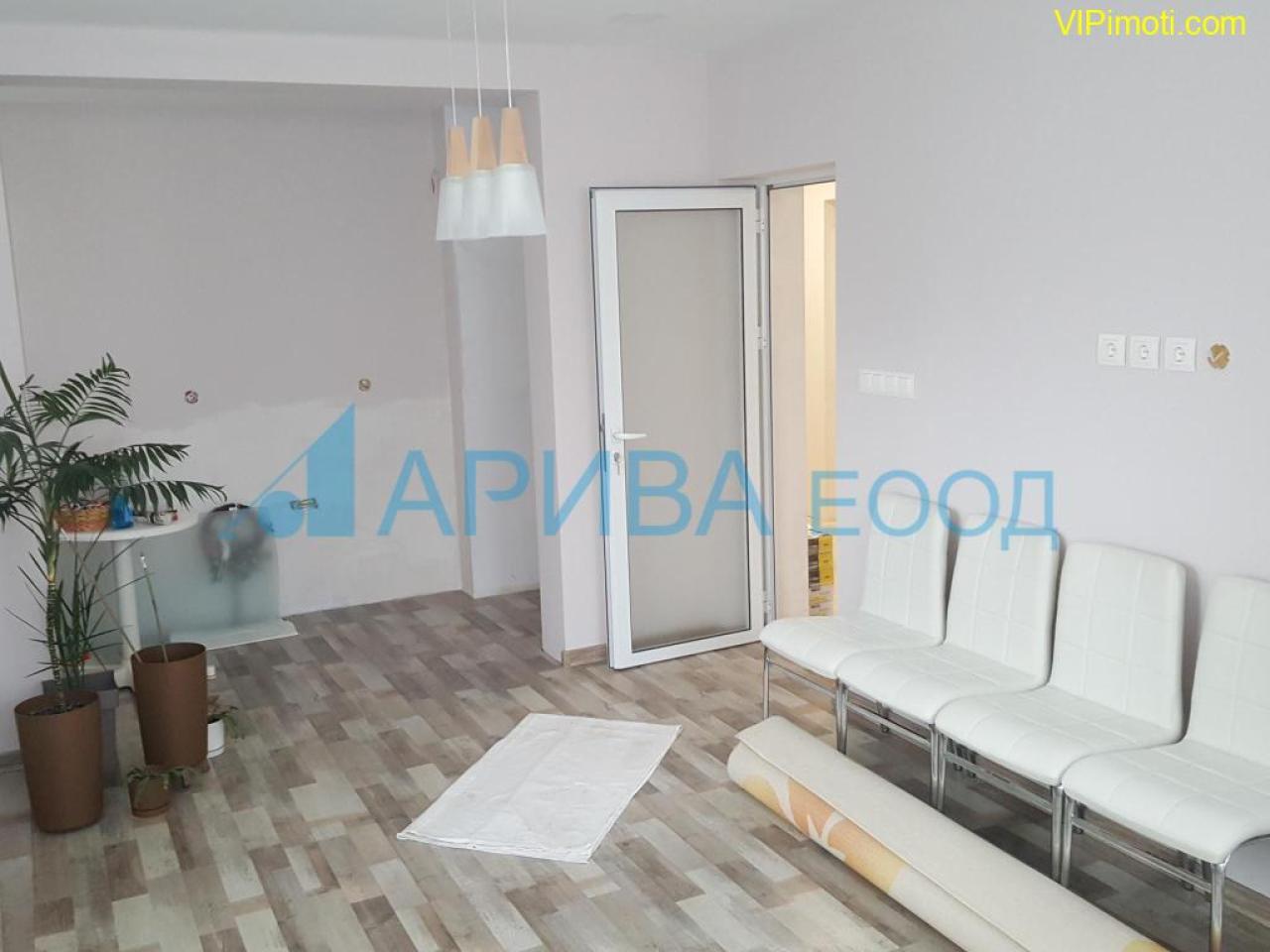 Самостоятелна къща след ремонт в Хасково