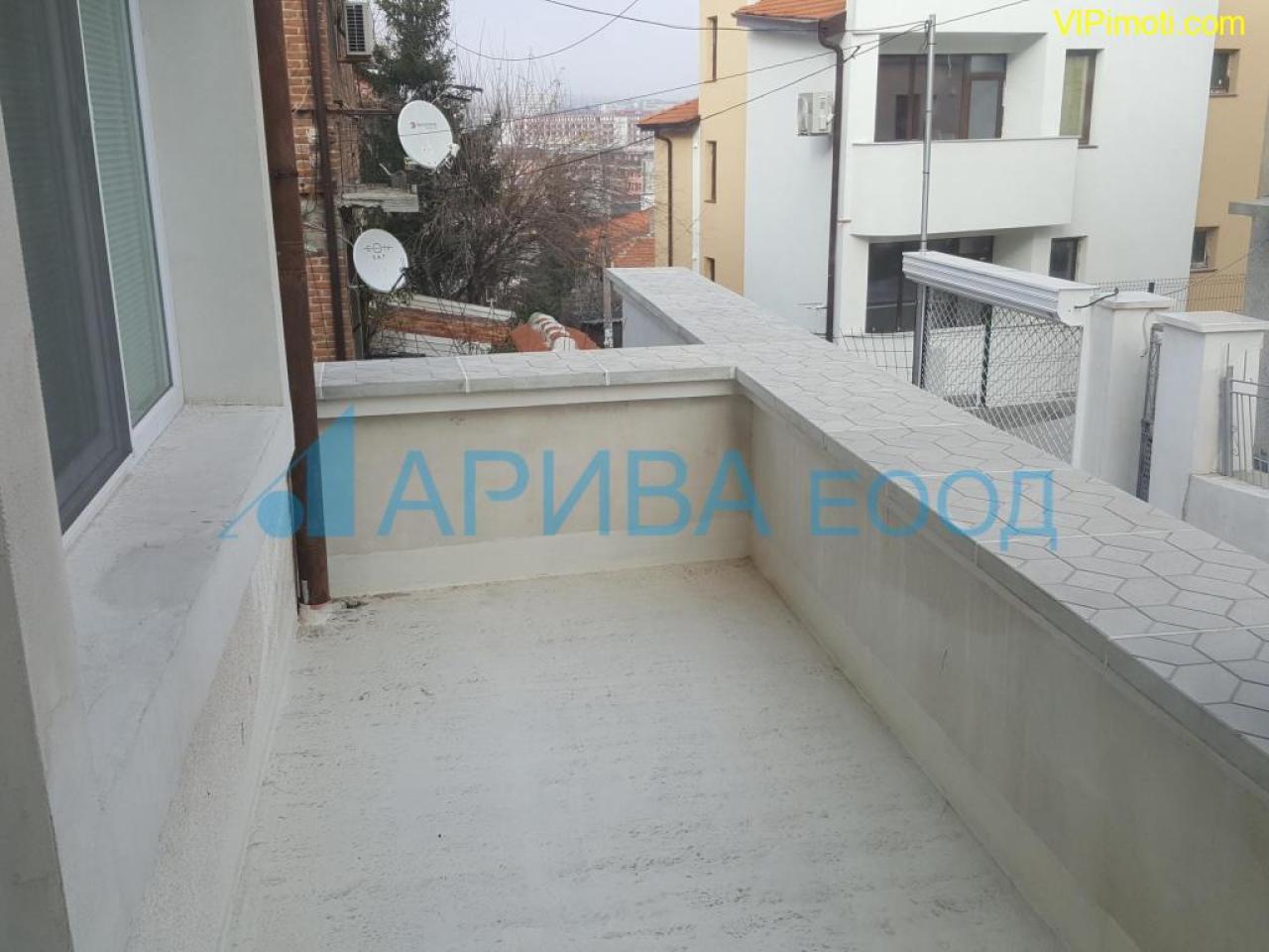 Самостоятелна къща след ремонт в Хасково