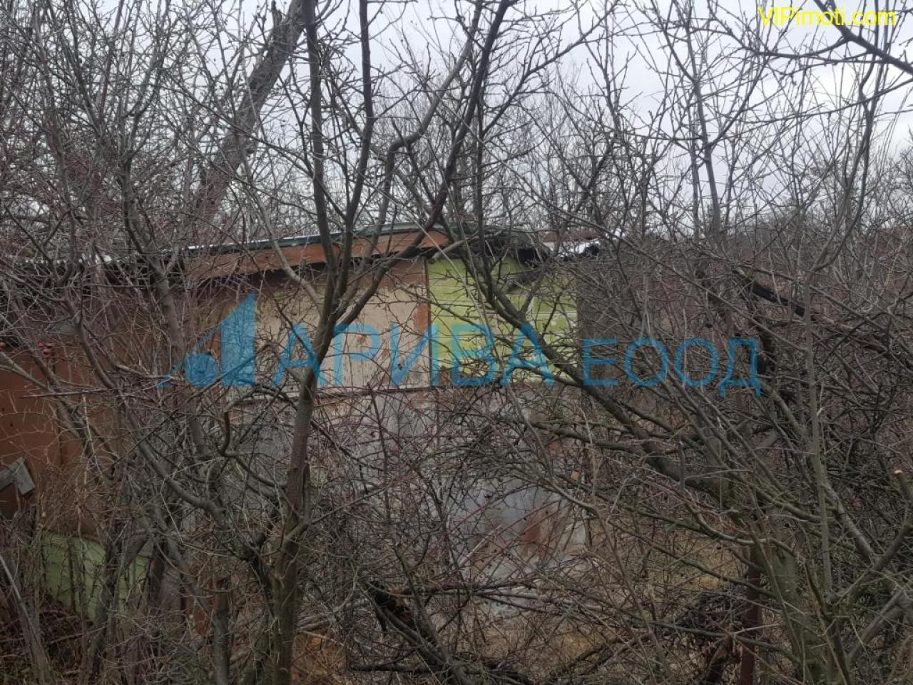 Парцел в Кенана /до р-т Калуа/ с ток и вода