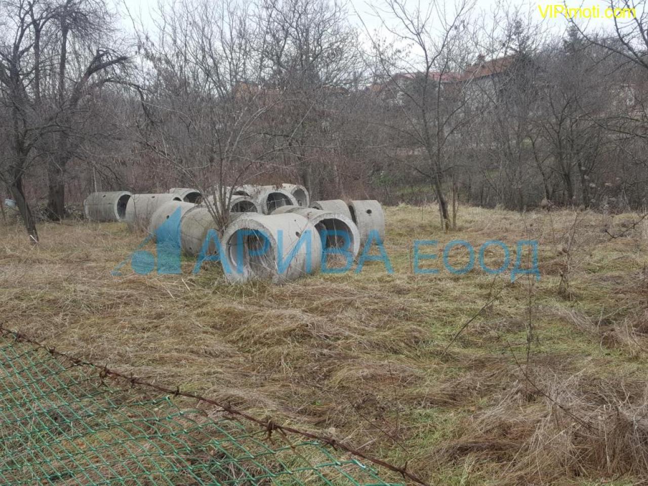 Парцел в Кенана /до р-т Калуа/ с ток и вода