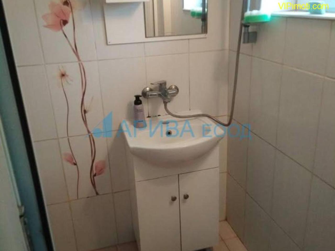 Две къщи в един двор с гараж в с. Златополе, община Димитровград