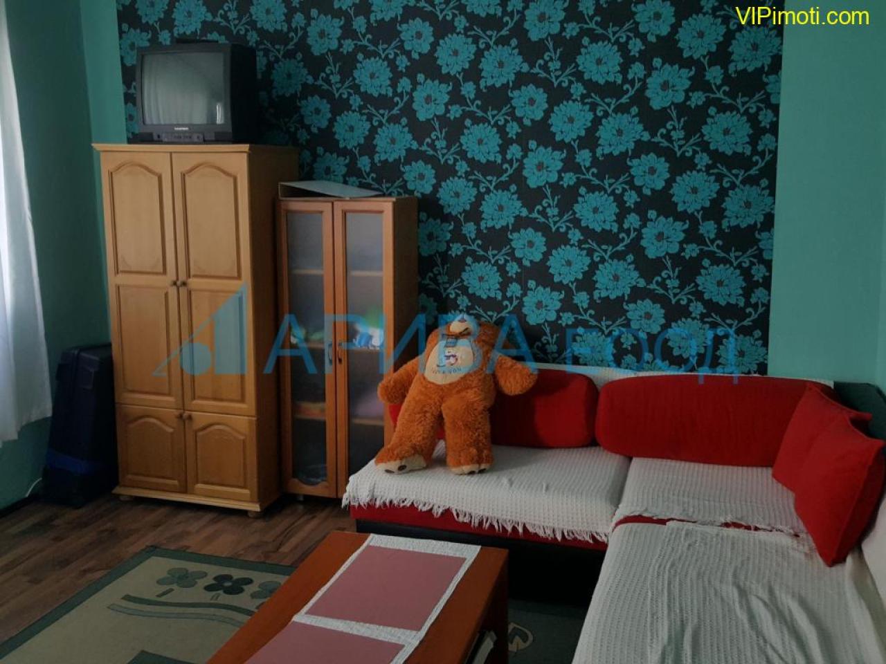 Къща с голям двор, механа и барбекю в с. Константиново, област Хасково