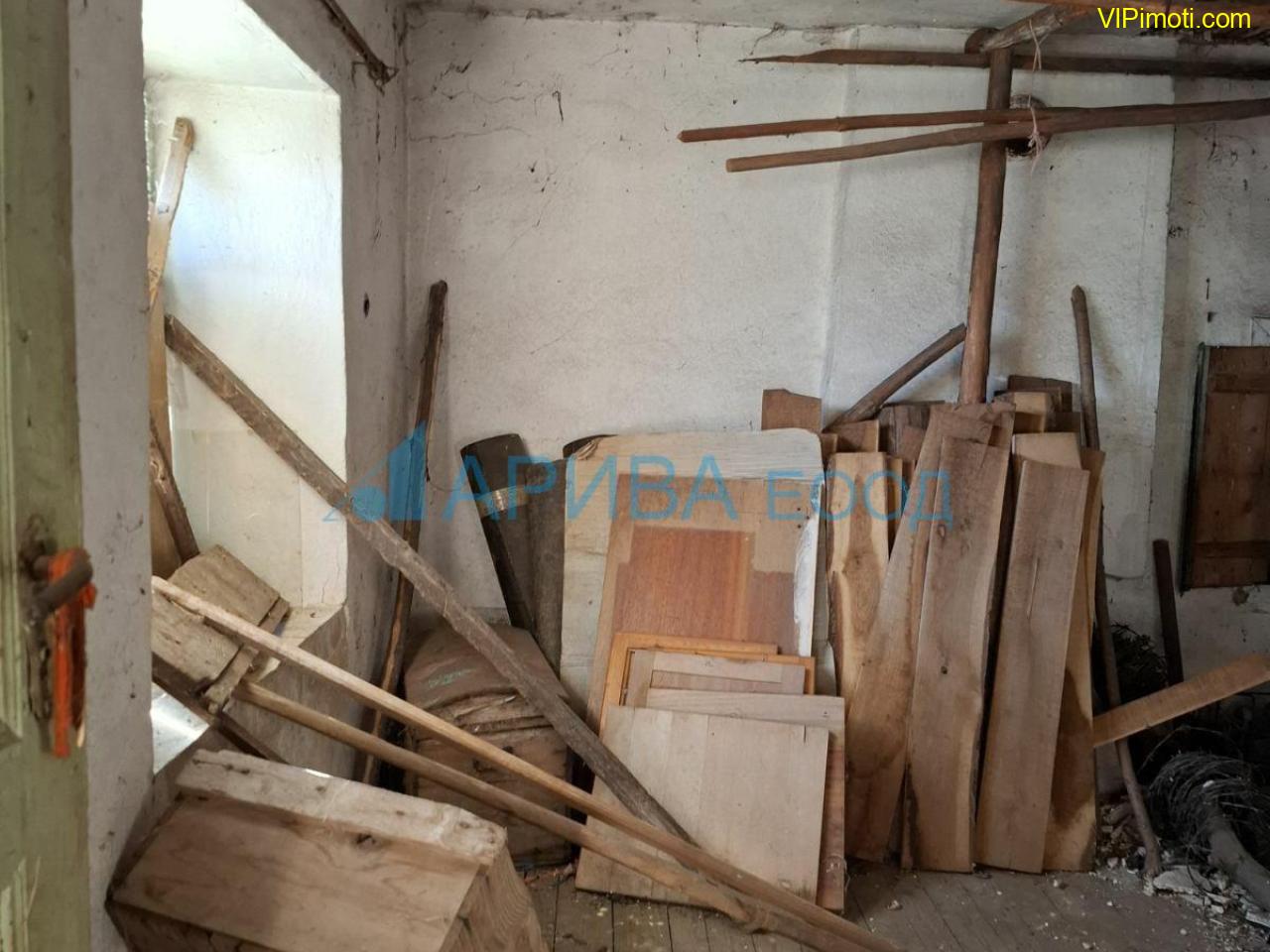 Стара, каменна къща до Кирково, община Кирково