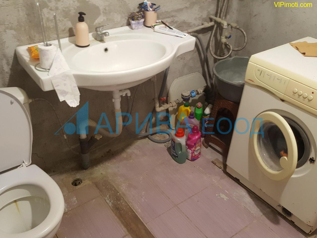 Къща след ремонт на два етажа в село Голямо Асеново