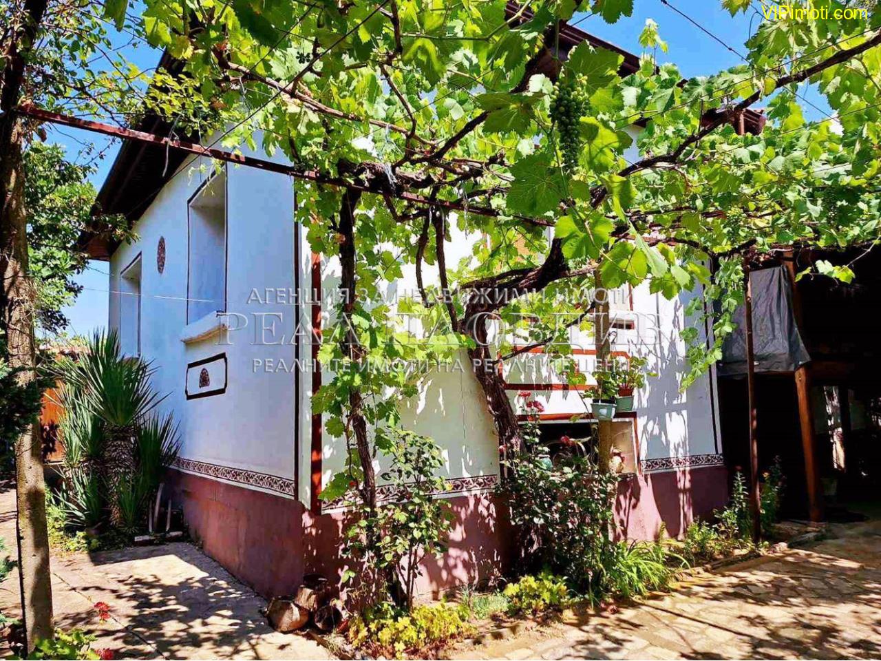 Продава къща с. Горна махала, обл. Пловдив