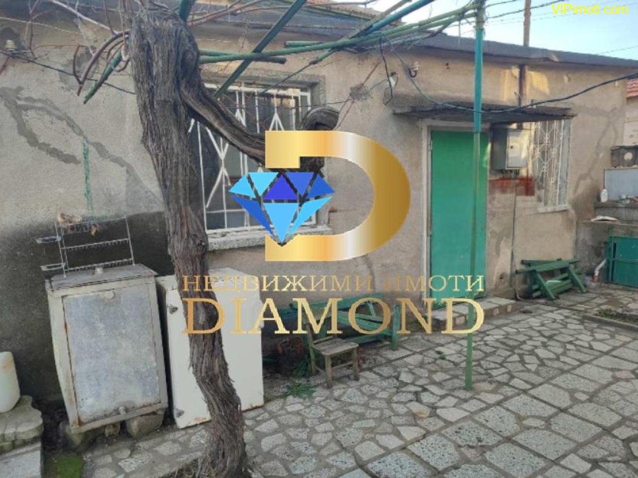 Двуетажна къзе в село Горски извор