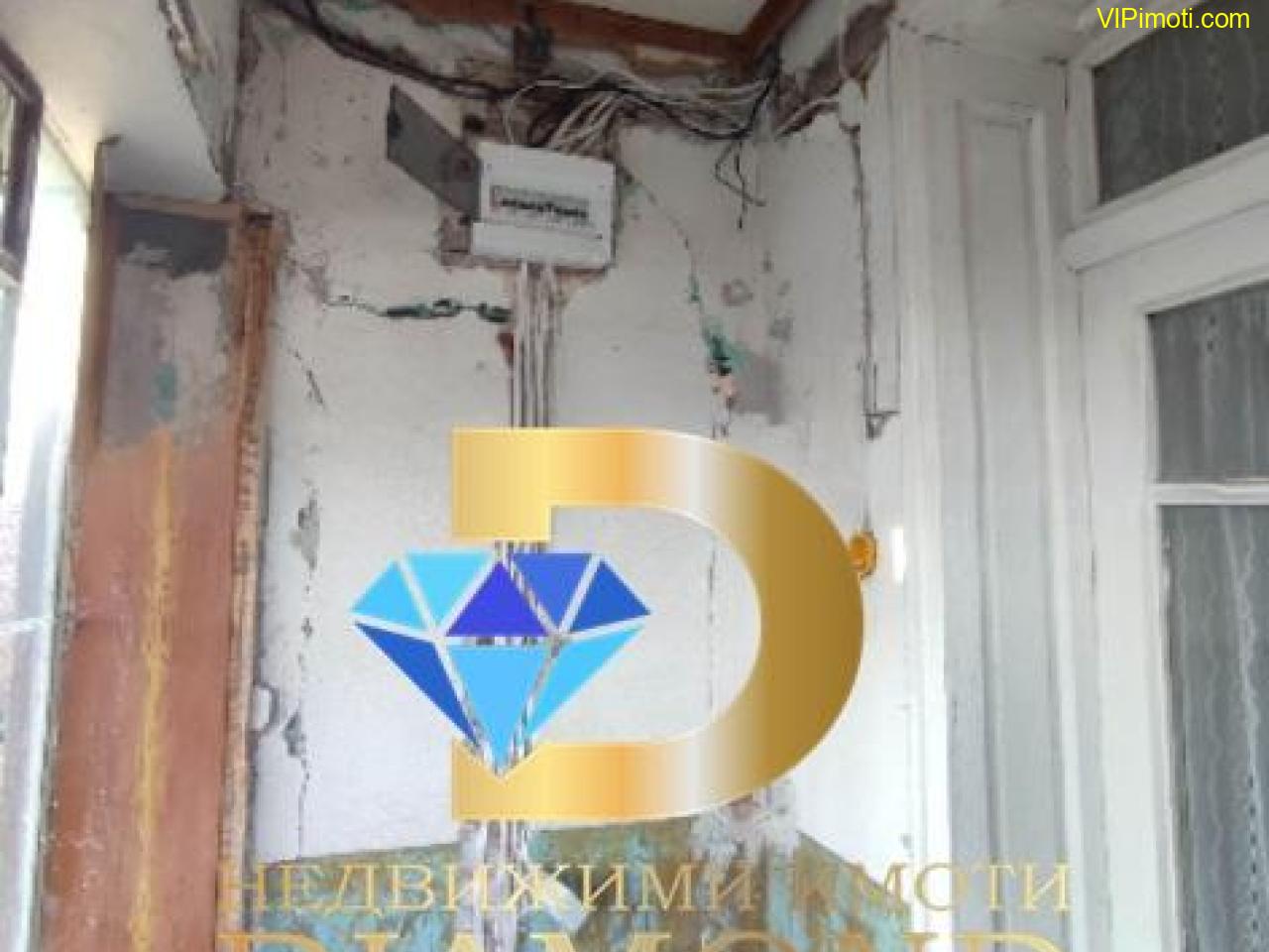 Двуетажна къзе в село Горски извор