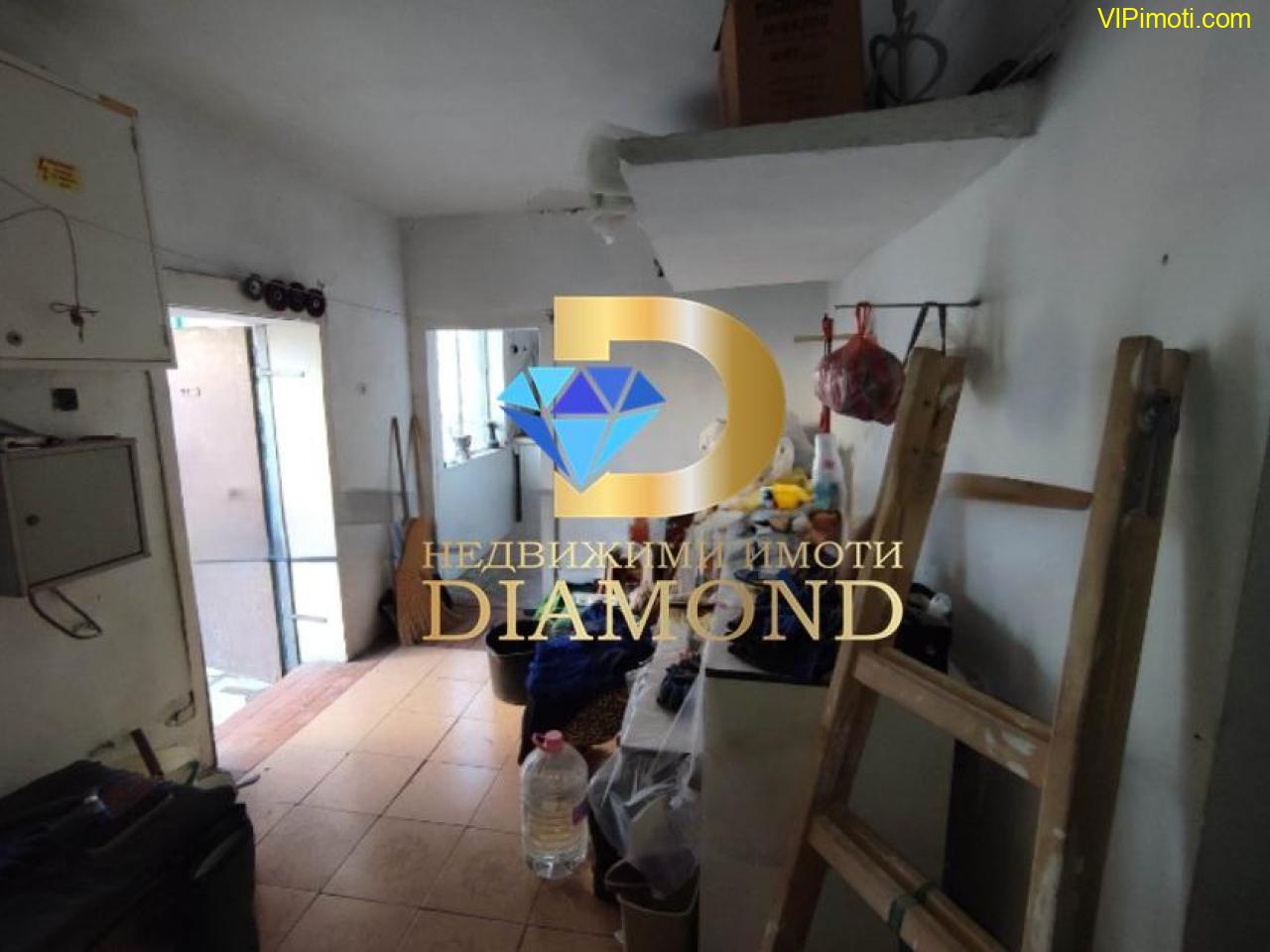 Двуетажна къзе в село Горски извор