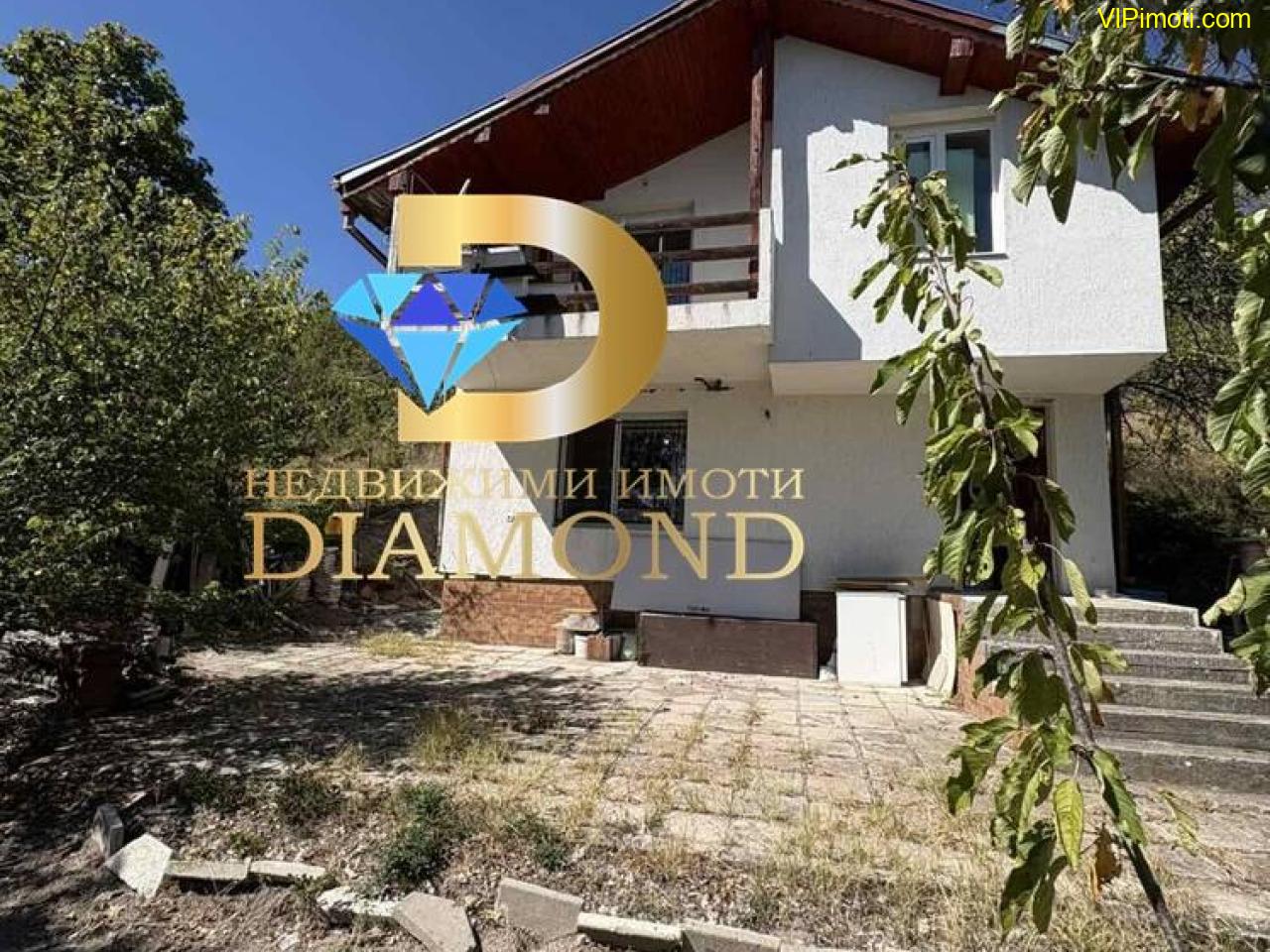 Двуетажна вила в местност Шарапаните, общ. Минерални бани