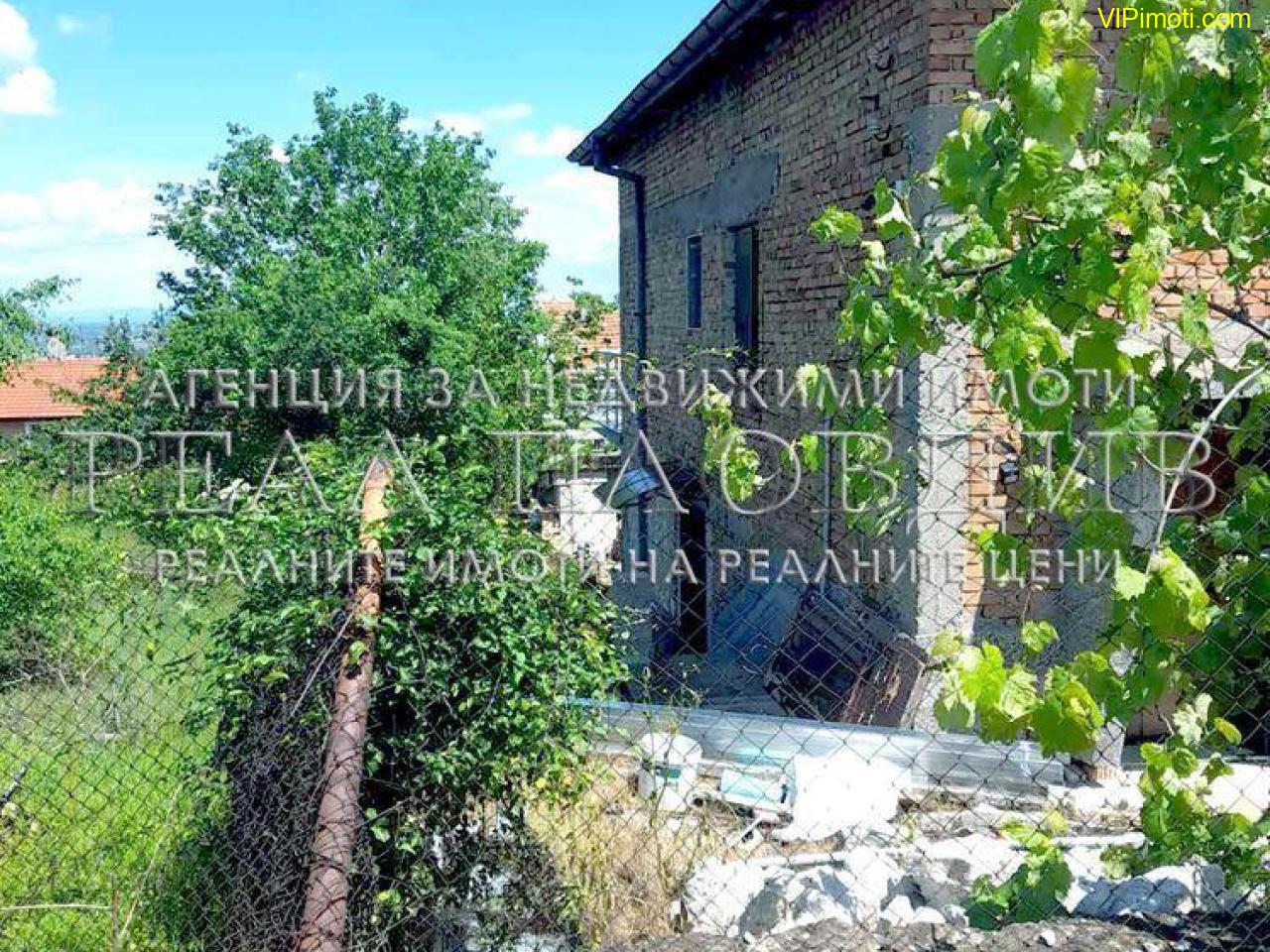 Продава парцел за къща