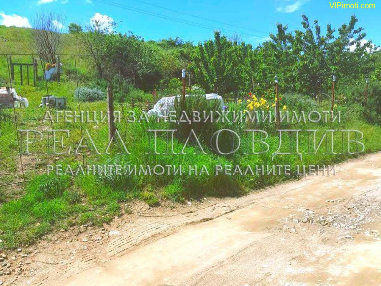 Продава парцел за къща