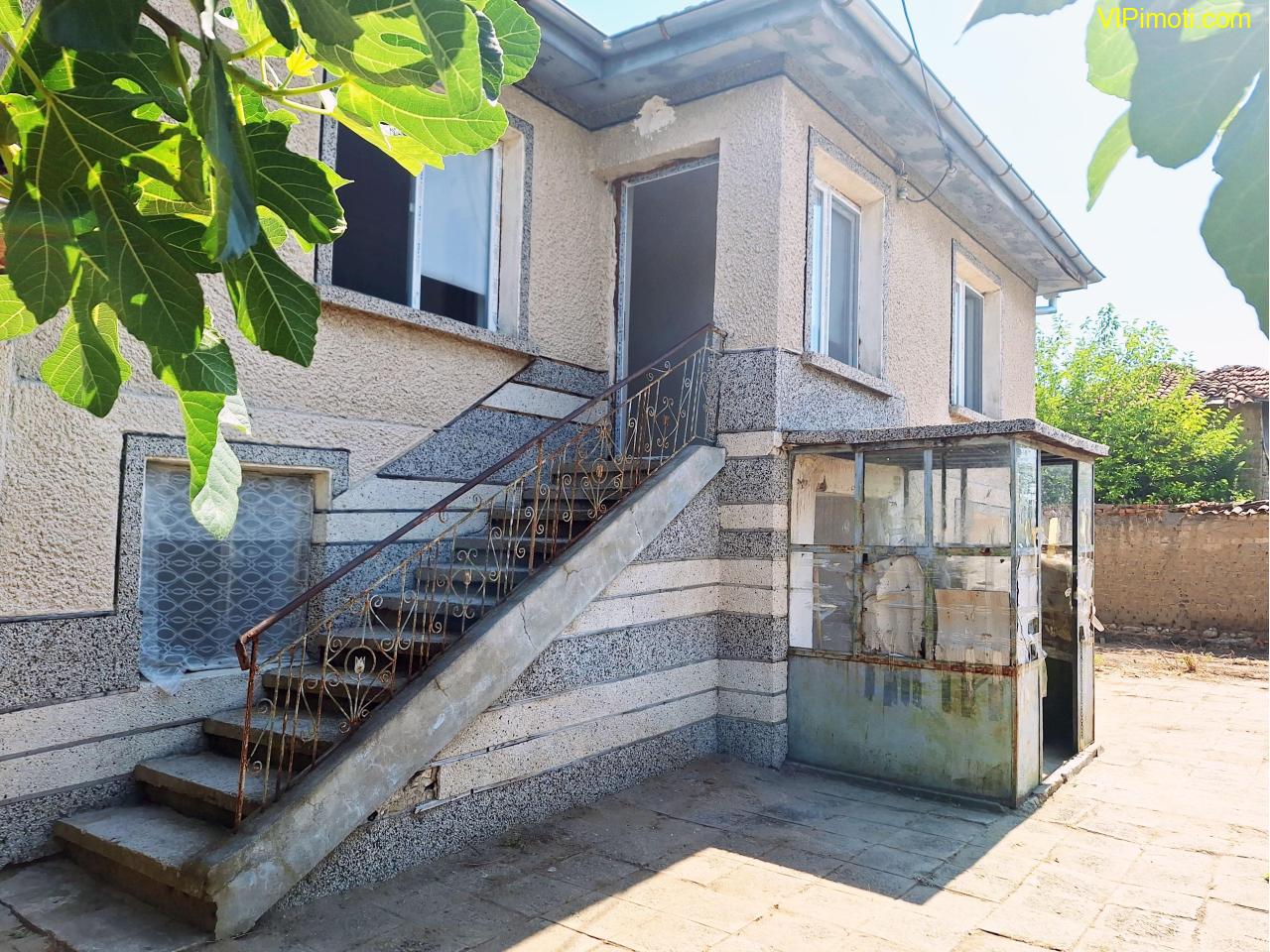 Къща, с. Чешнегирово, обл. Пловдив, общ. Садово